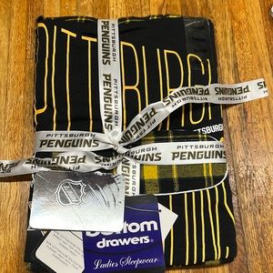NWT Women’s NHL Pittsburgh Penguins Sleepwear S